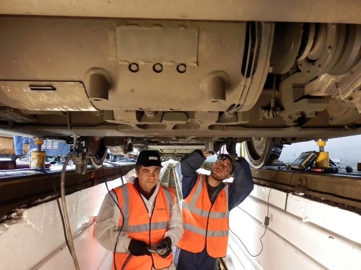 train inspection by Mersen team