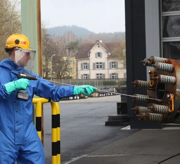 Mechanische  Vorreinigung eines Blockwärmetauschers Mersen