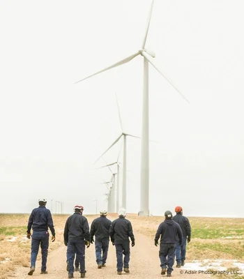 Mersen Windtracker members walking